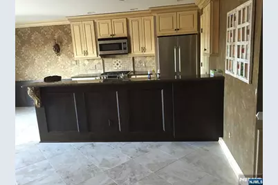 825 Riverside Avenue 16 #16, Lyndhurst Township, NJ 07071 - Photo 7