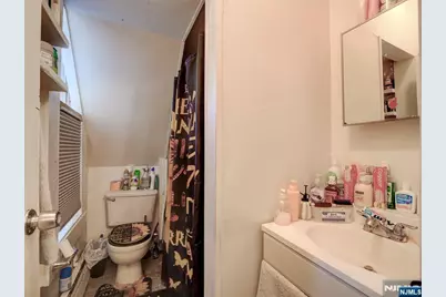 39 Hillman Street, Paterson, NJ 07522 - Photo 9