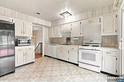 17 Lunn Avenue, Bergenfield, NJ 07621 - Photo 13