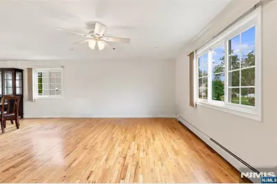 17 Lunn Avenue, Bergenfield, NJ 07621 - Photo 9