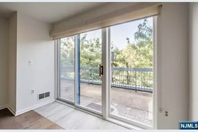 308 Franklin Court, Edgewater, NJ 07020 - Photo 5