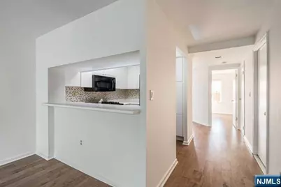 308 Franklin Court, Edgewater, NJ 07020 - Photo 9