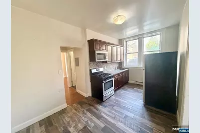 99 Pine Street 1A #1A, Montclair, NJ 07042 - Photo 1