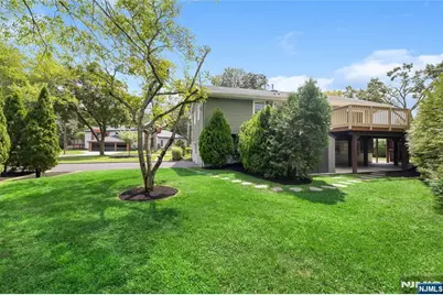 377 Chelsea Street, Paramus, NJ 07652 - Photo 27