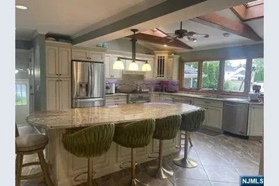 11 Benjamin Place, Pequannock Township, NJ 07440 - Photo 5