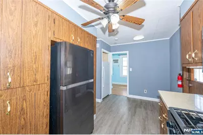 8-02 Henderson Boulevard, Fair Lawn, NJ 07410 - Photo 9