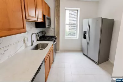 6045 Boulevard East C9 #C9, West New York, NJ 07093 - Photo 3