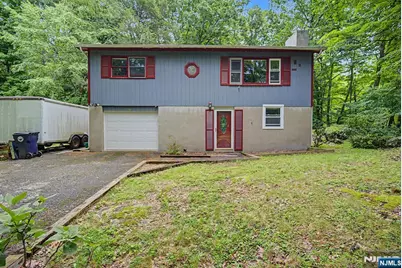 16 Foulton Terrace, Sussex, NJ 07461 - Photo 1
