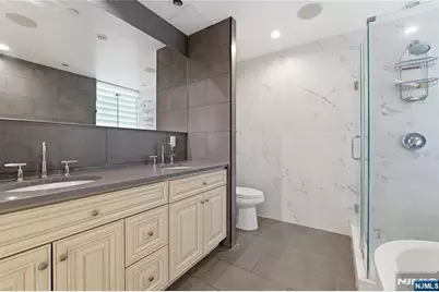 1008 Hudson Park, Edgewater, NJ 07020 - Photo 17
