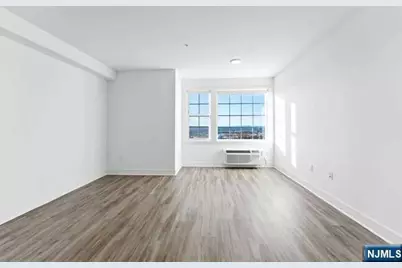 520 Cliff Street 221 #221, Fairview, NJ 07022 - Photo 5