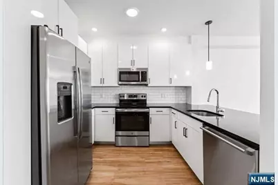 520 Cliff Street 221 #221, Fairview, NJ 07022 - Photo 3