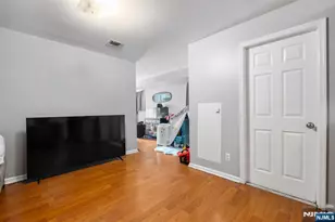 725 19th St, Newark, NJ 07103 - Photo 31