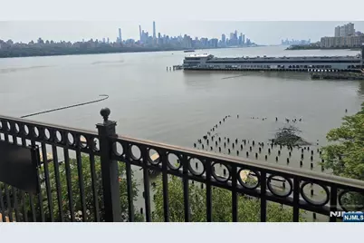 6309 City Place 6309 #6309, Edgewater, NJ 07020 - Photo 11