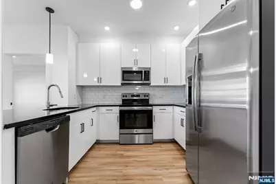 520 Cliff Street 202 #202, Fairview, NJ 07022 - Photo 5