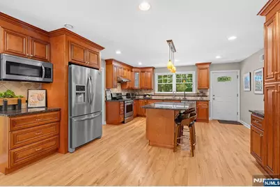164 Kensington Road, River Edge, NJ 07661 - Photo 7