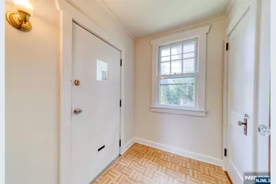 824 Linden Avenue, Ridgefield, NJ 07657 - Photo 3