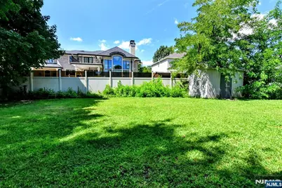 347 Forest Avenue, Paramus, NJ 07652 - Photo 23