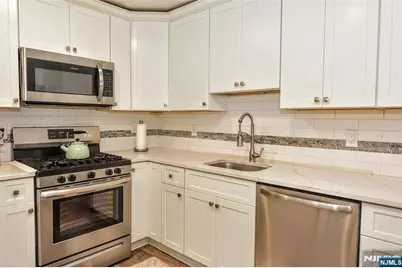 347 Forest Avenue, Paramus, NJ 07652 - Photo 9