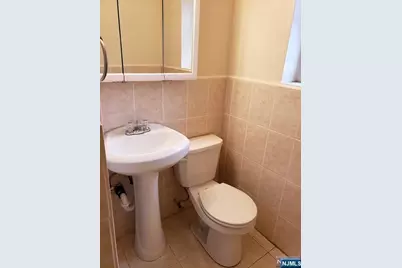 2205 N Central Road 5B #5B, Fort Lee, NJ 07024 - Photo 5