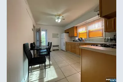 21 Barrows Avenue 1st Flr #1st Flr, Rutherford, NJ 07070 - Photo 5