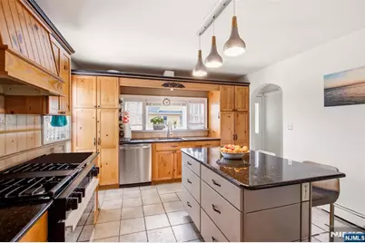 640 New York Avenue, Lyndhurst Township, NJ 07071 - Photo 5