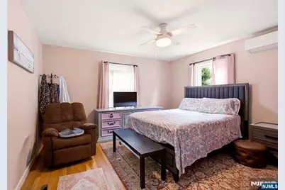 640 New York Avenue, Lyndhurst Township, NJ 07071 - Photo 9