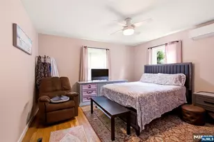 640 New York Ave, Lyndhurst Township, NJ 07071 - Photo 9