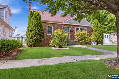 640 New York Avenue, Lyndhurst Township, NJ 07071 - Photo 3