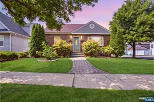 640 New York Ave, Lyndhurst Township, NJ 07071 - Photo 1