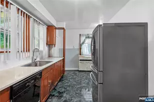 121 Schofield, Newark, NJ 07106 - Photo 9