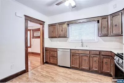 215 Walter Avenue, Hasbrouck Heights, NJ 07604 - Photo 11