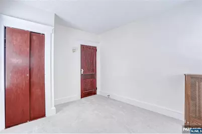 215 Walter Avenue, Hasbrouck Heights, NJ 07604 - Photo 15