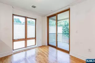 17 Meadow Road 310, Rutherford, NJ 07070 - Photo 5