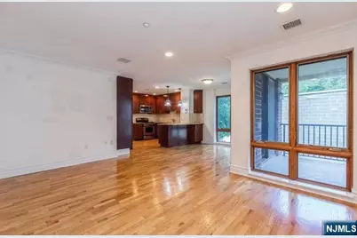17 Meadow Road 310 #310, Rutherford, NJ 07070 - Photo 7