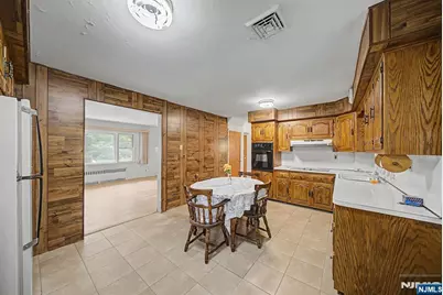27 Oswego Avenue, Oakland, NJ 07436 - Photo 9