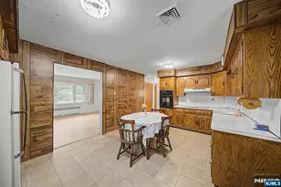 27 Oswego Ave, Oakland, NJ 07436 - Photo 9