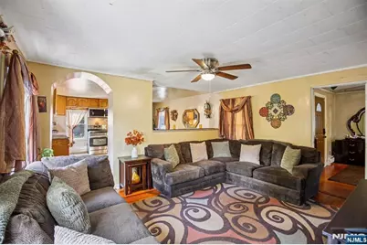 369 Queens Court, Ridgewood, NJ 07450 - Photo 5