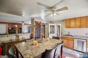 369 Queens Ct, Ridgewood, NJ 07450 - Photo 3