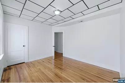 250 Elmwood Avenue, East Orange, NJ 07018 - Photo 11
