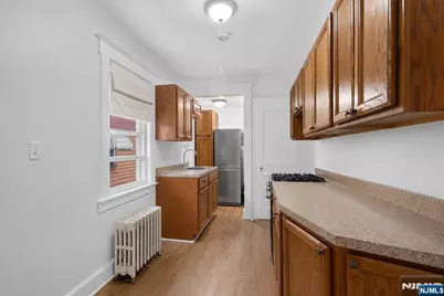 7 Laurel Place, East Rutherford, NJ 07073 - Photo 9