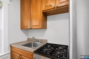 7 Laurel Pl, East Rutherford, NJ 07073 - Photo 21