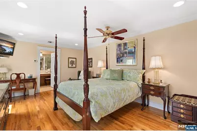 252 Springfield Avenue, Hasbrouck Heights, NJ 07604 - Photo 19