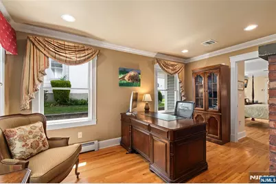 252 Springfield Avenue, Hasbrouck Heights, NJ 07604 - Photo 17