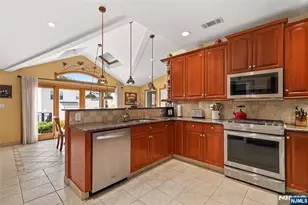 252 Springfield Ave, Hasbrouck Heights, NJ 07604 - Photo 13