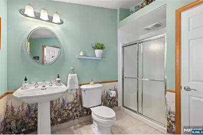252 Springfield Avenue, Hasbrouck Heights, NJ 07604 - Photo 15