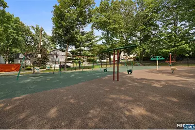 252 Springfield Avenue, Hasbrouck Heights, NJ 07604 - Photo 45