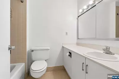 7004 Boulevard E 10E #10E, Guttenberg, NJ 07093 - Photo 23