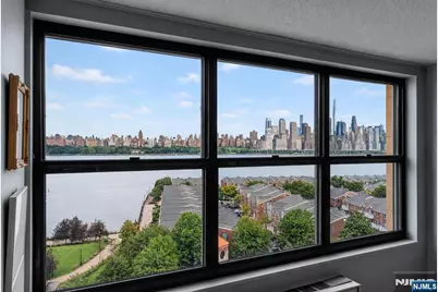 7004 Boulevard E 10E #10E, Guttenberg, NJ 07093 - Photo 1