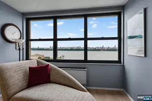 7004 Blvd E 10E, Guttenberg, NJ 07093 - Photo 9