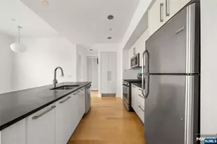 4 Beacon Way 1804, Jersey City, NJ 07304 - Photo 11